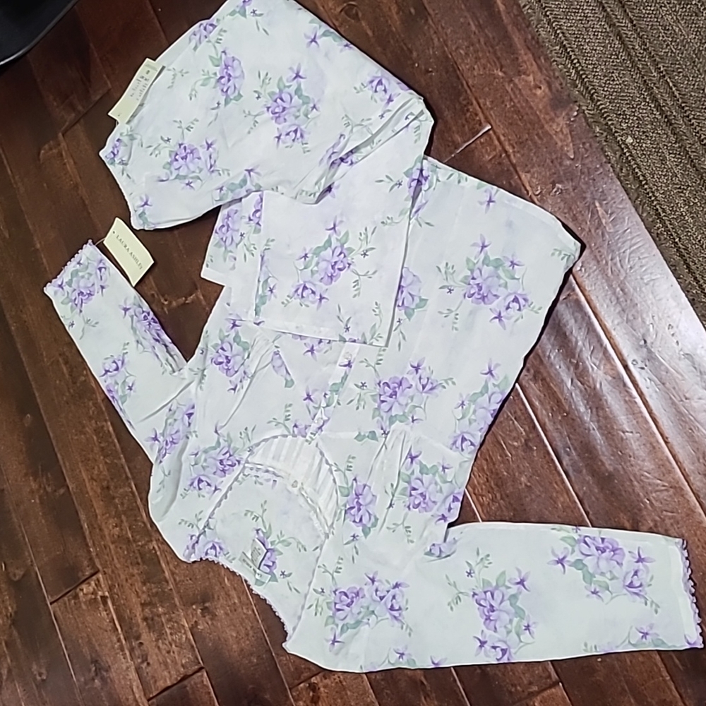 Lauren Ashley 2 pc pajama set